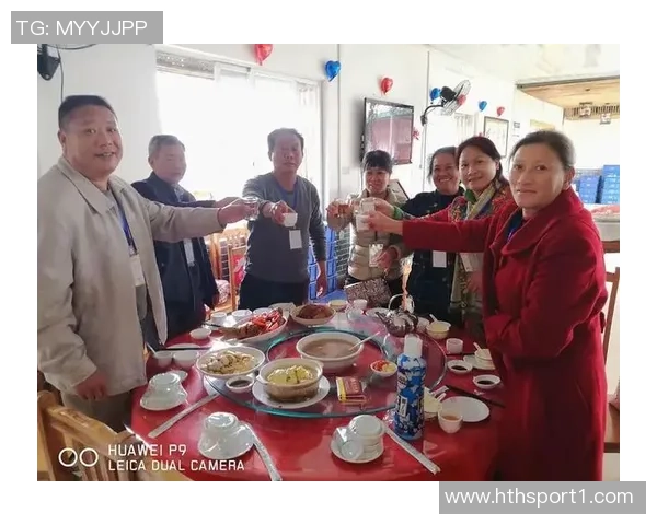 美媒分享库里一家六口温馨聚餐照片时光荏苒令人感慨不已